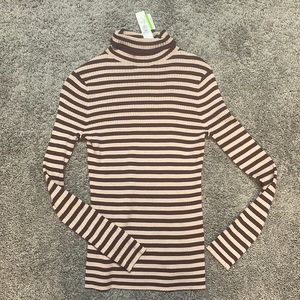 Trina Turk long sleeve turtleneck